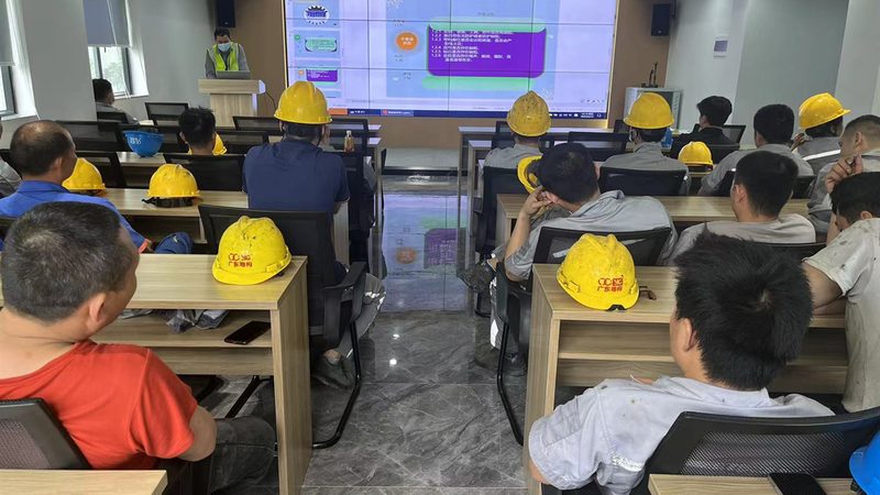 职场白领提升管理技能，课程报价背后的考量因素