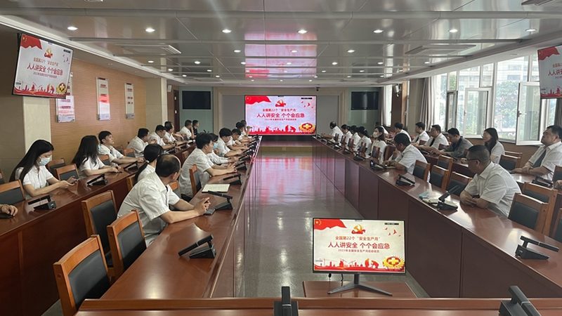 成人高考报名的首要环节是了解报名条件。根据国家规定，报名者需满足以下条件：
