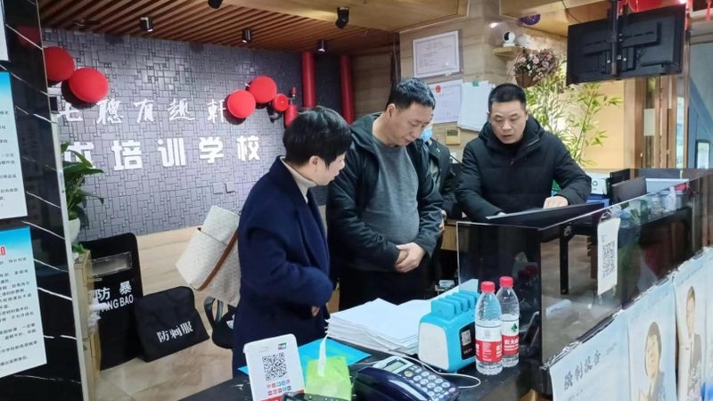 师资力量是线上课程加盟机构的核心竞争力。以下几方面，是加盟时需要重点考察的：